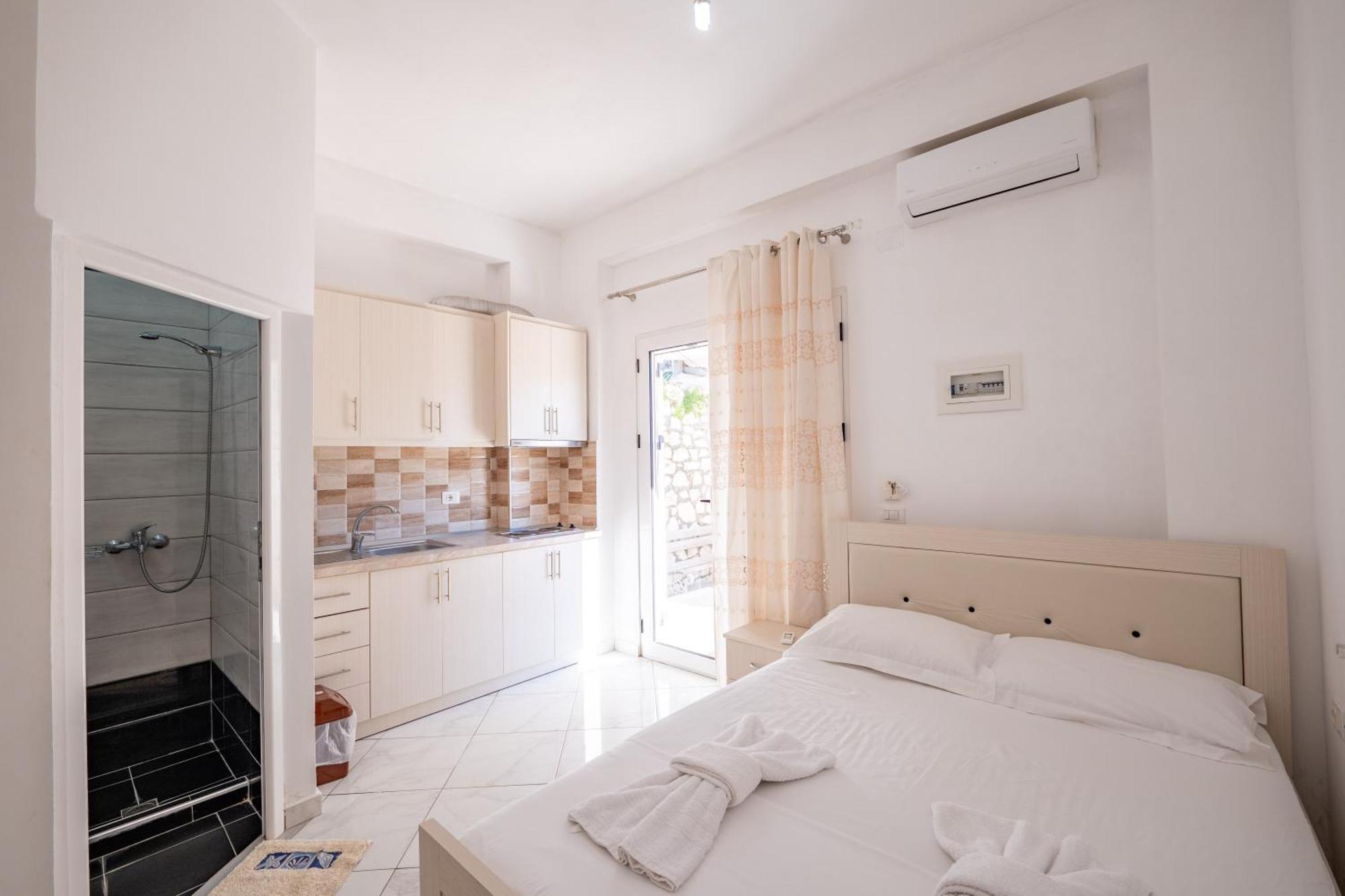 Vila Celi Sarande Exterior photo