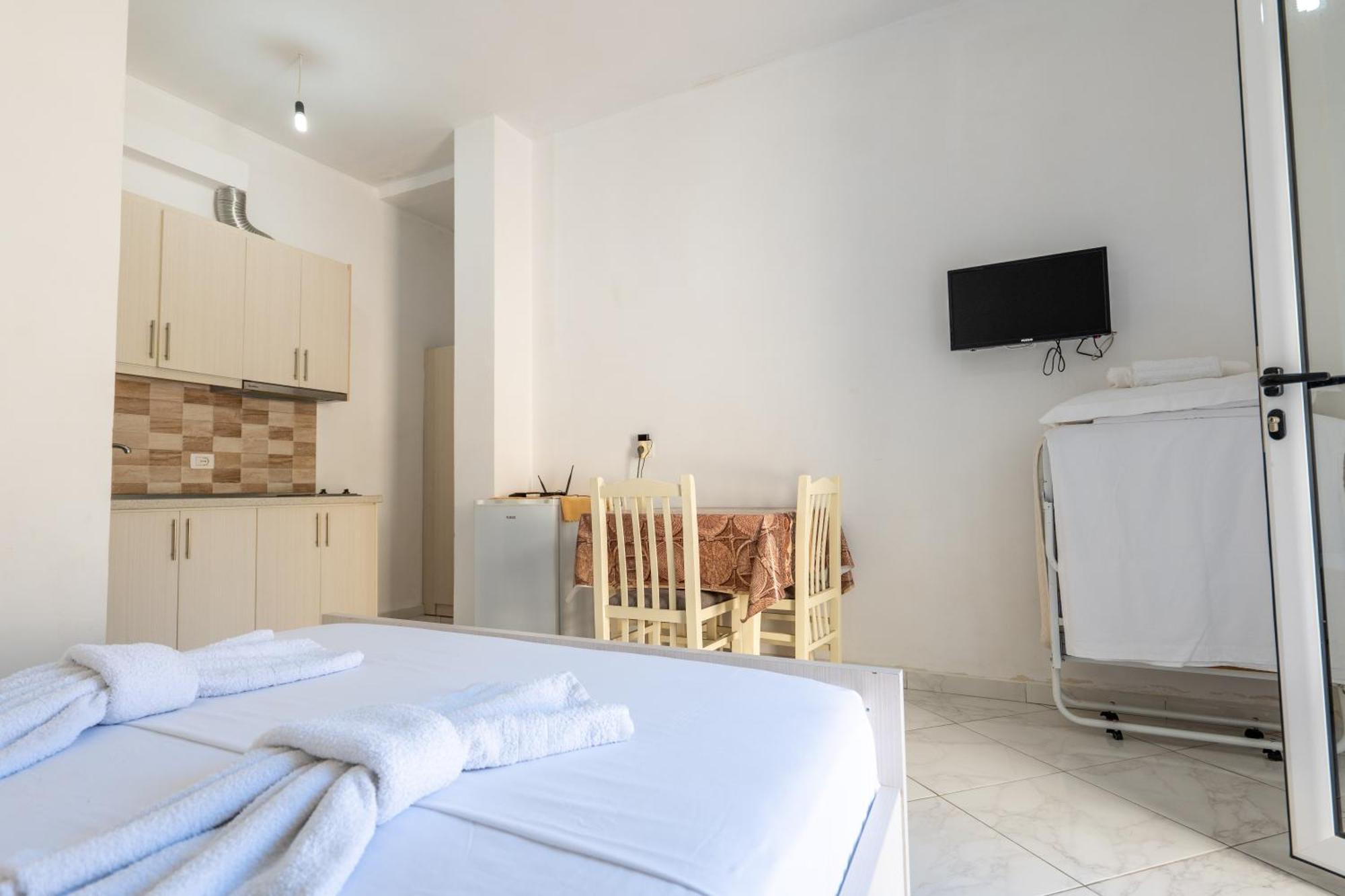 Vila Celi Sarande Exterior photo